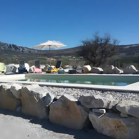 Holiday home L'amandiere Mevouillon