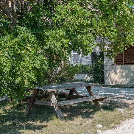 Séjour à la campagne L'amandière Mevouillon